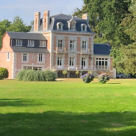 Château de la Chasse Beauvais Romagne  Exterior foto